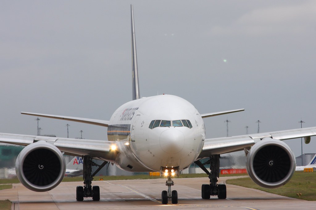 Photo of Singapore Airlines 9V-SWQ, Boeing 777-300