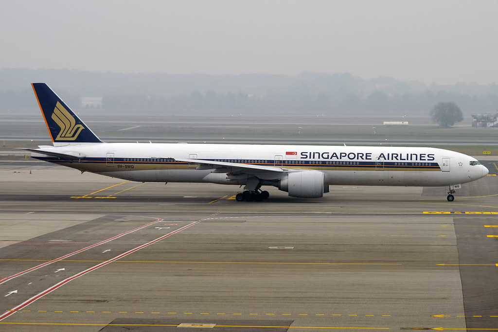 Photo of Singapore Airlines 9V-SWQ, Boeing 777-300