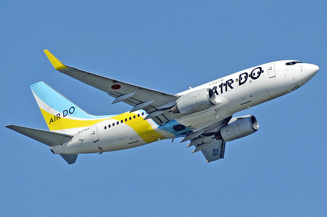 Photo of Photo of Boeing 737-700