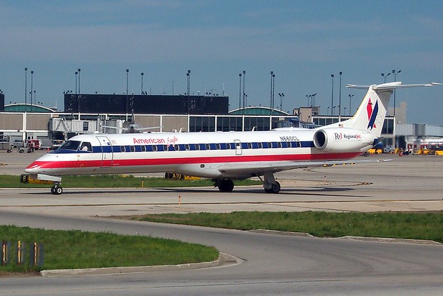 Photo of Photo of Embraer ERJ-145