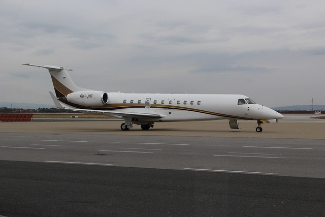 Photo of Photo of Embraer ERJ-135